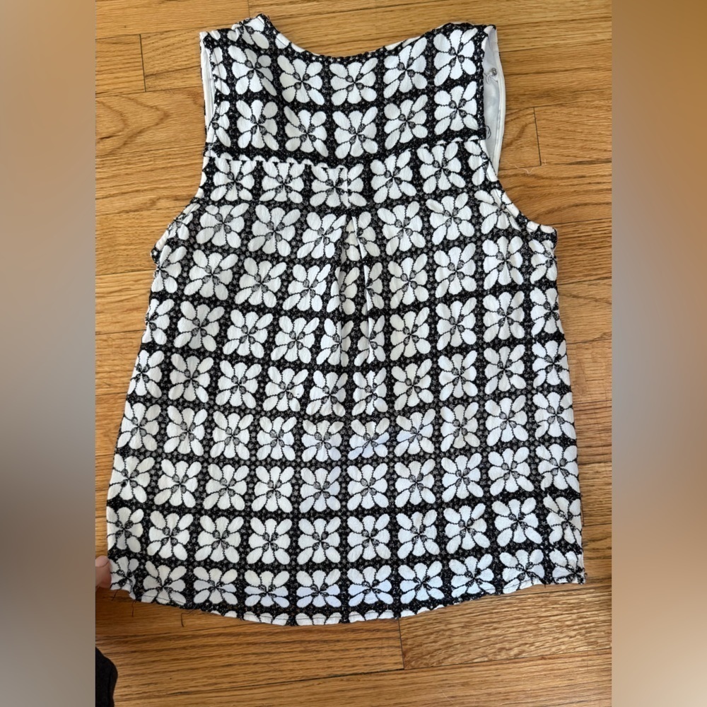 Anthropologie Maeve Coralie Black and White Floral Eyelet Wrap Tank Top size 4 - Picture 5 of 7